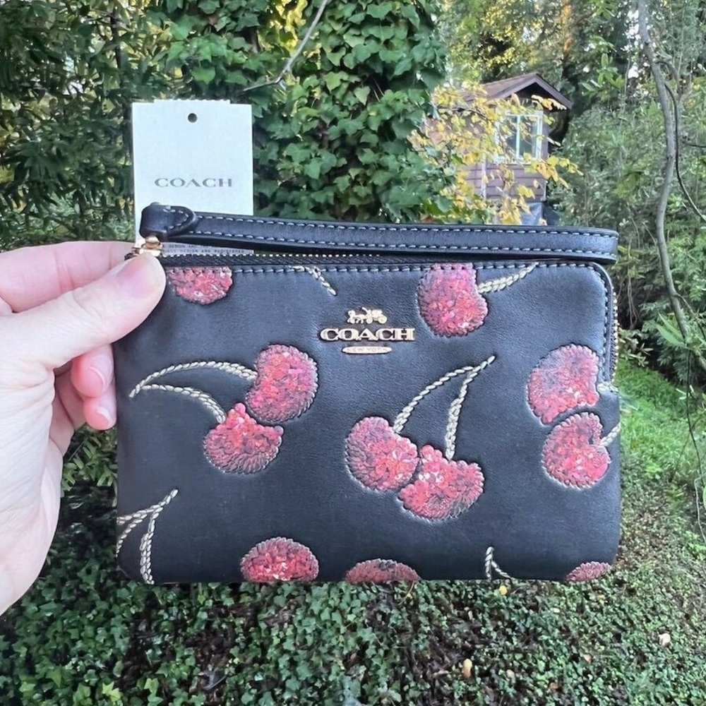 COACH Corner Zip Wristlet With Sequin Cherry Print CDF05 NWT AUTHENTIC - Picture 2 of 7